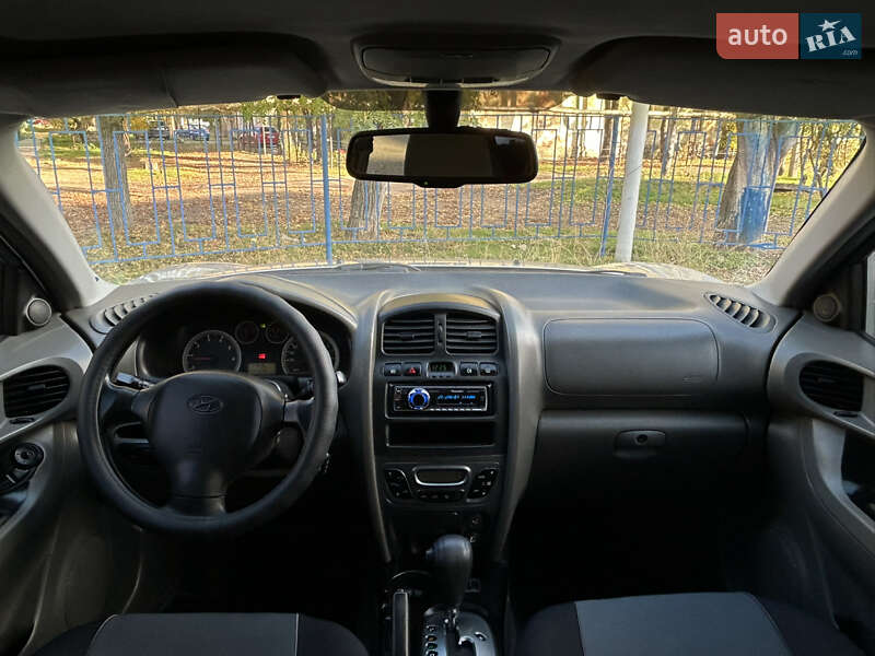 Внедорожник / Кроссовер Hyundai Santa FE 2005 в Николаеве