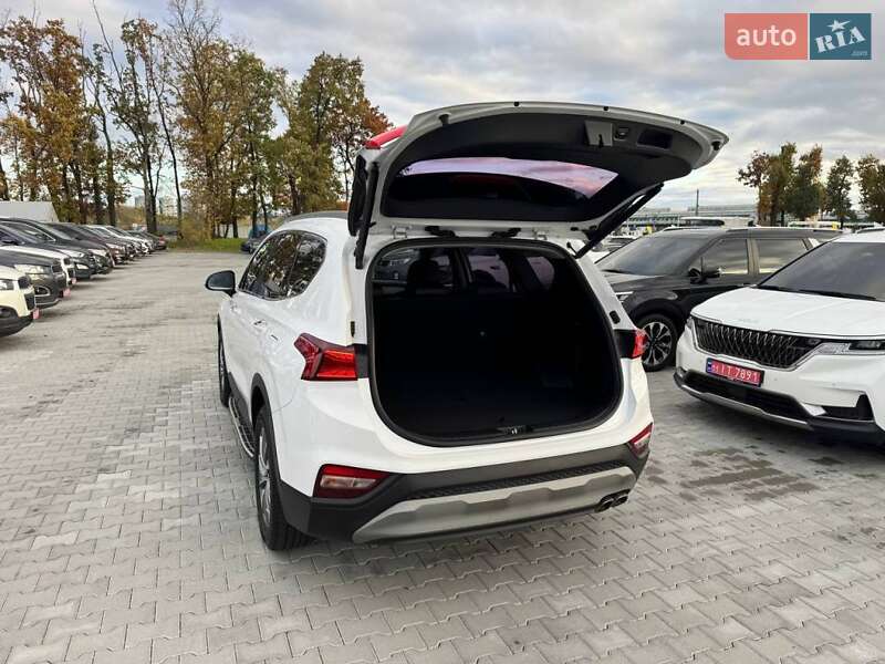 Внедорожник / Кроссовер Hyundai Santa FE 2019 в Киеве