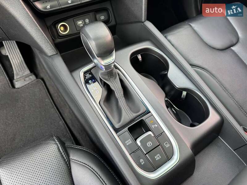 Внедорожник / Кроссовер Hyundai Santa FE 2019 в Киеве