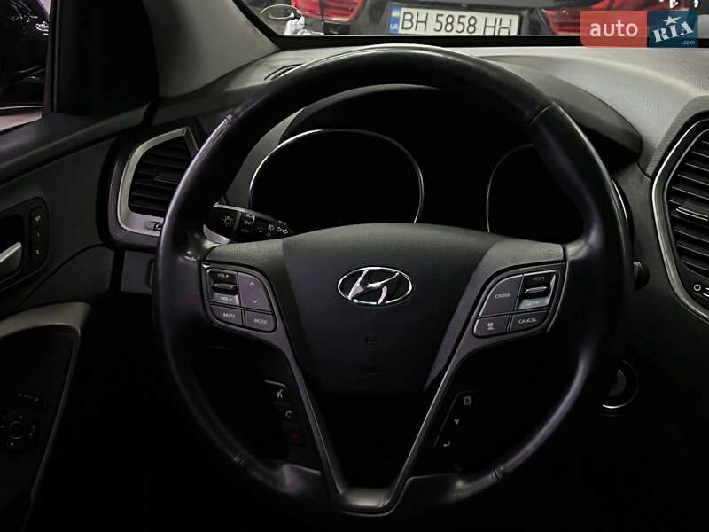 Внедорожник / Кроссовер Hyundai Santa FE 2015 в Одессе
