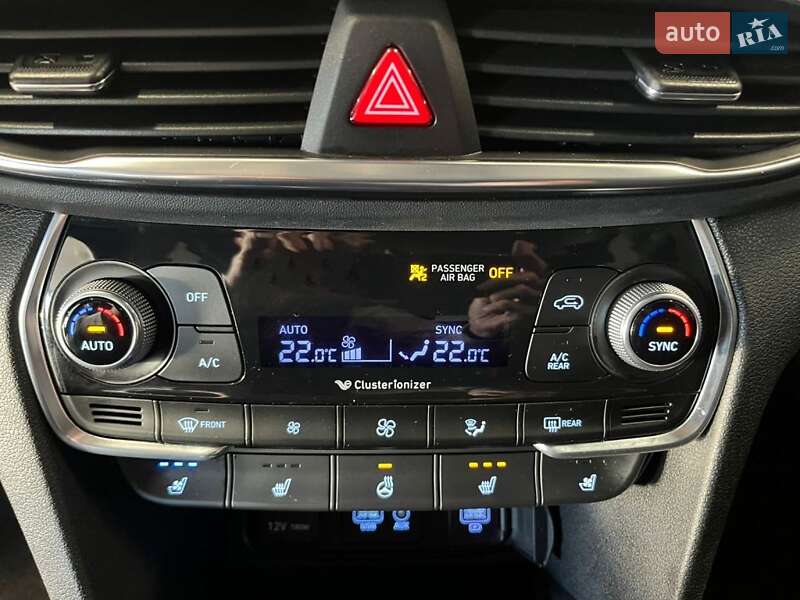 Внедорожник / Кроссовер Hyundai Santa FE 2019 в Одессе