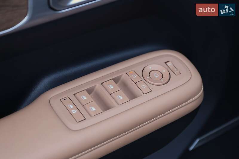 Внедорожник / Кроссовер Hyundai Santa FE 2024 в Киеве