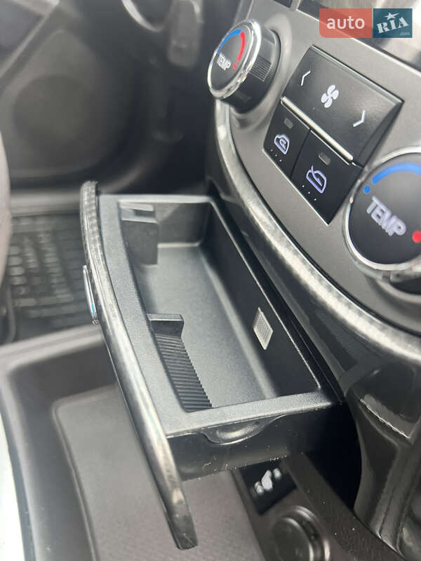 Позашляховик / Кросовер Hyundai Santa FE 2011 в Дніпрі