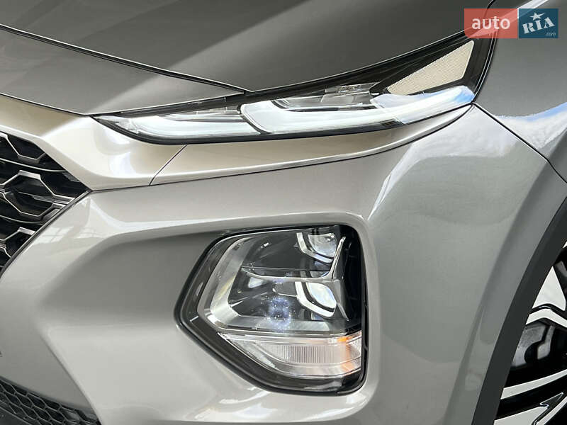 Внедорожник / Кроссовер Hyundai Santa FE 2018 в Одессе