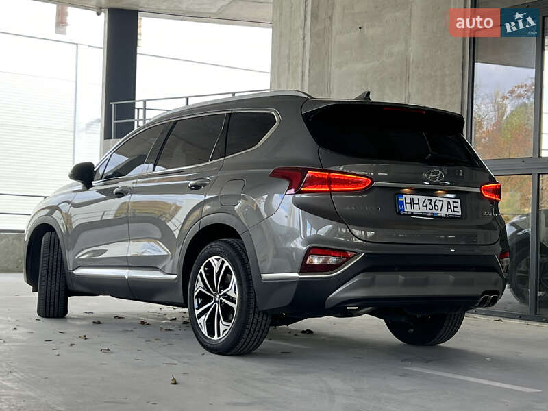 Внедорожник / Кроссовер Hyundai Santa FE 2018 в Одессе