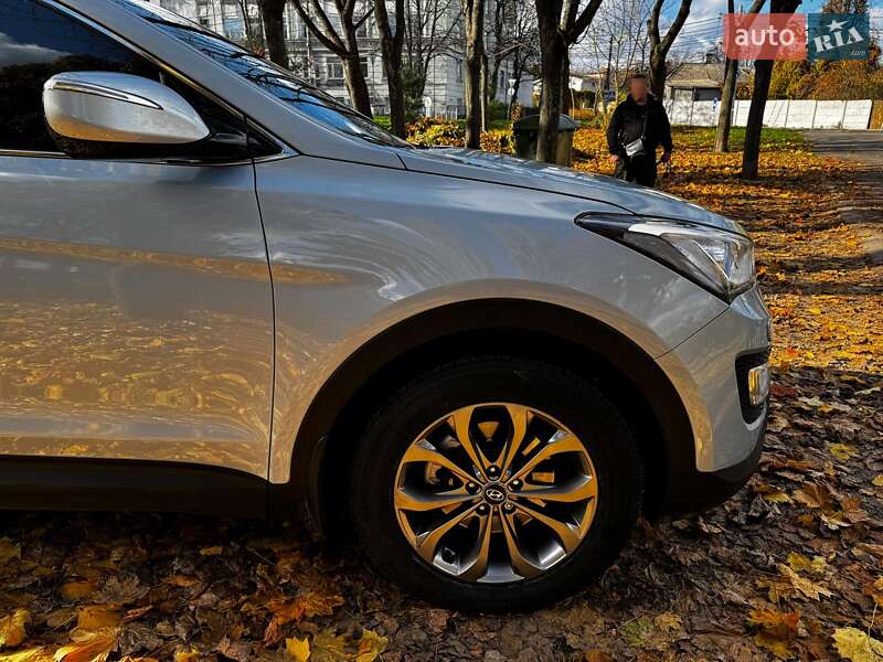 Внедорожник / Кроссовер Hyundai Santa FE 2014 в Киеве