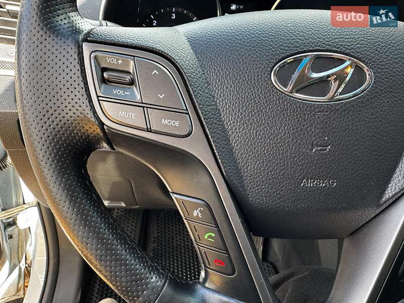 Внедорожник / Кроссовер Hyundai Santa FE 2014 в Киеве