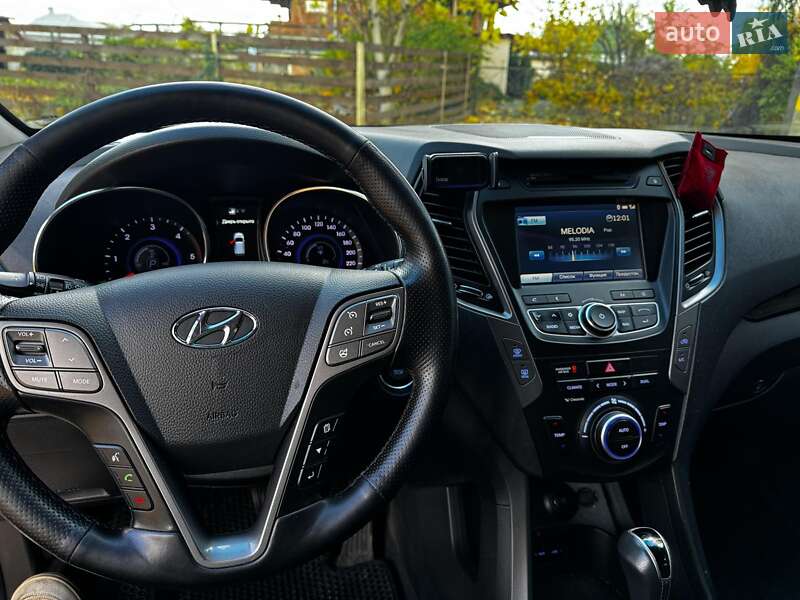 Внедорожник / Кроссовер Hyundai Santa FE 2014 в Киеве