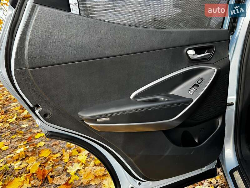 Внедорожник / Кроссовер Hyundai Santa FE 2014 в Киеве