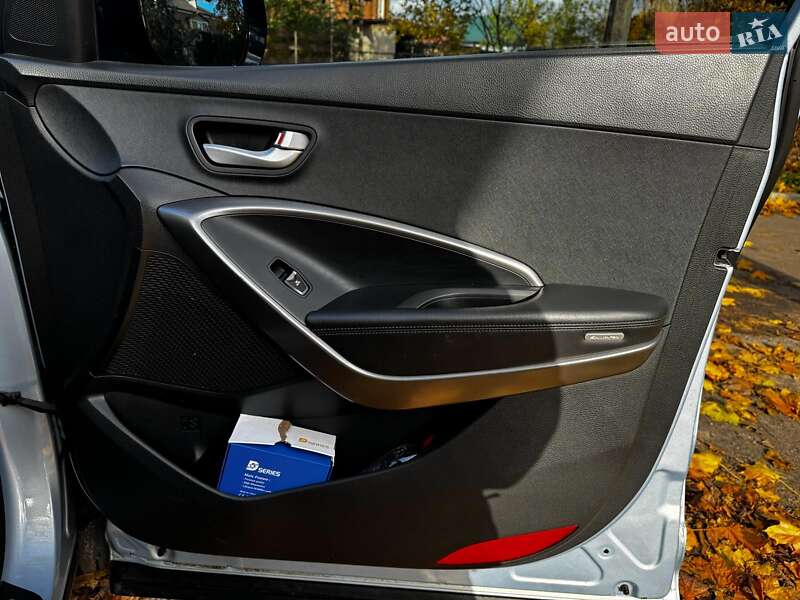 Внедорожник / Кроссовер Hyundai Santa FE 2014 в Киеве