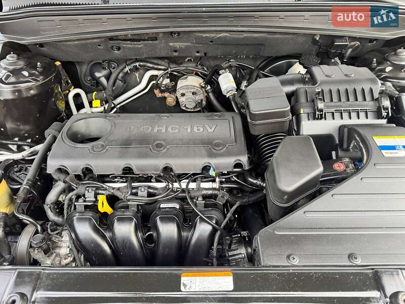 Позашляховик / Кросовер Hyundai Santa FE 2011 в Охтирці