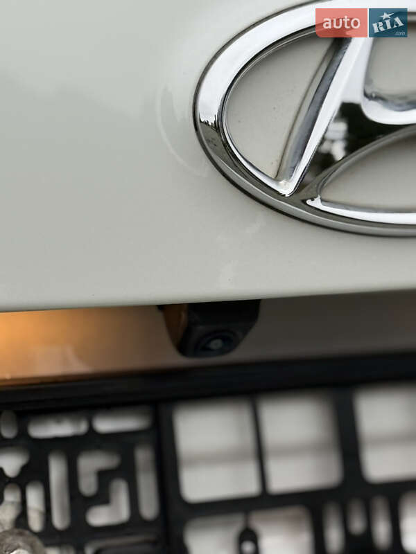 Внедорожник / Кроссовер Hyundai Santa FE 2014 в Дубно