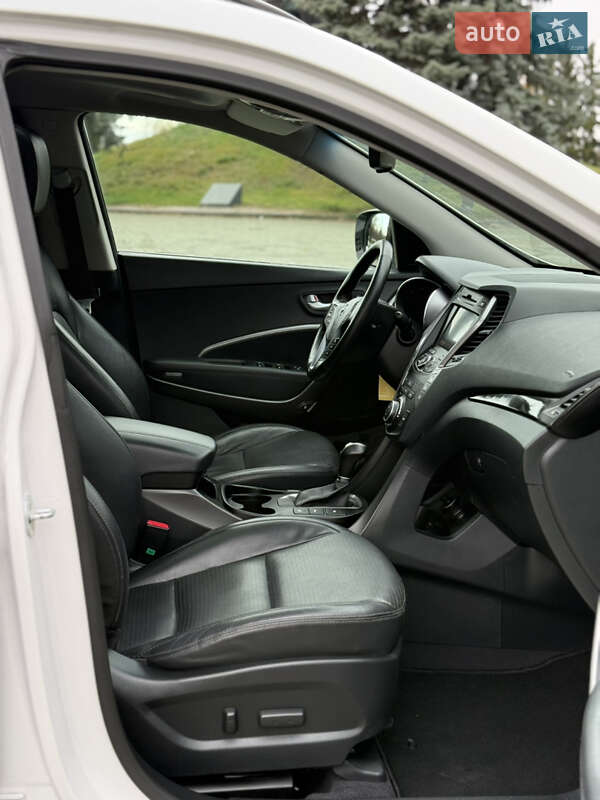 Внедорожник / Кроссовер Hyundai Santa FE 2014 в Дубно