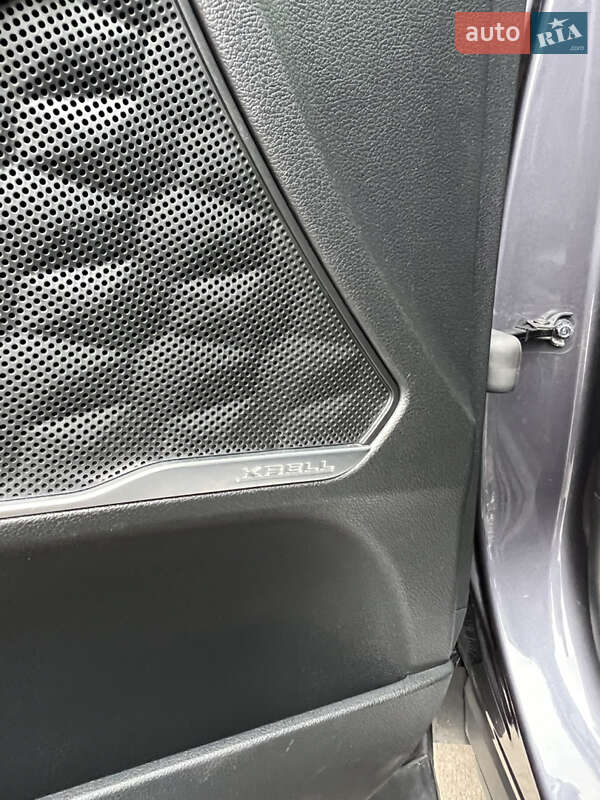 Внедорожник / Кроссовер Hyundai Santa FE 2020 в Киеве