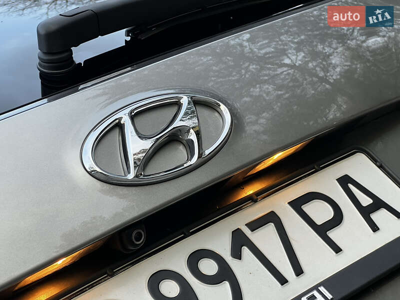 Внедорожник / Кроссовер Hyundai Santa FE 2016 в Дрогобыче