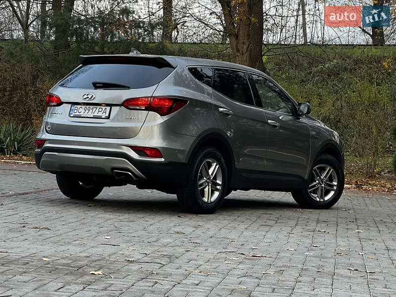 Внедорожник / Кроссовер Hyundai Santa FE 2016 в Дрогобыче