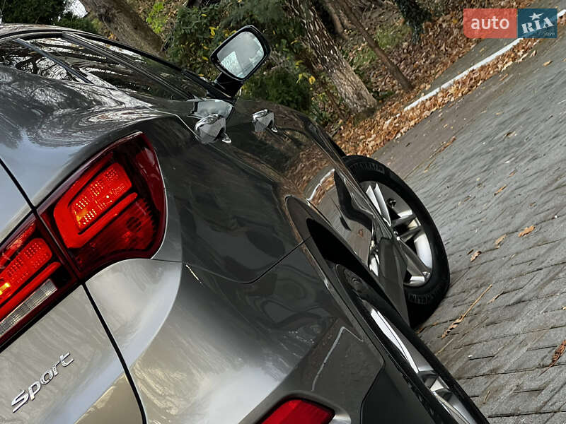 Внедорожник / Кроссовер Hyundai Santa FE 2016 в Дрогобыче