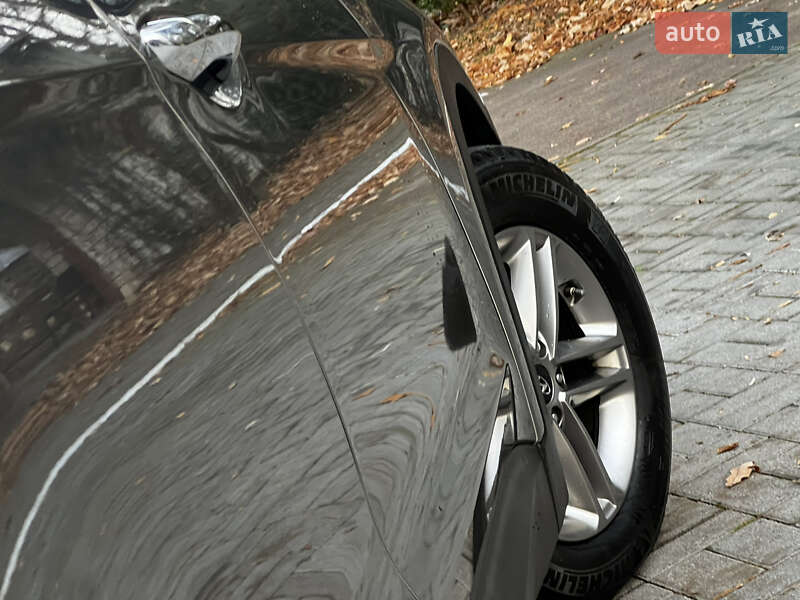 Внедорожник / Кроссовер Hyundai Santa FE 2016 в Дрогобыче