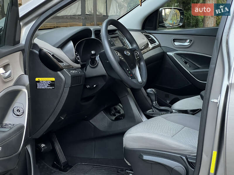 Внедорожник / Кроссовер Hyundai Santa FE 2016 в Дрогобыче