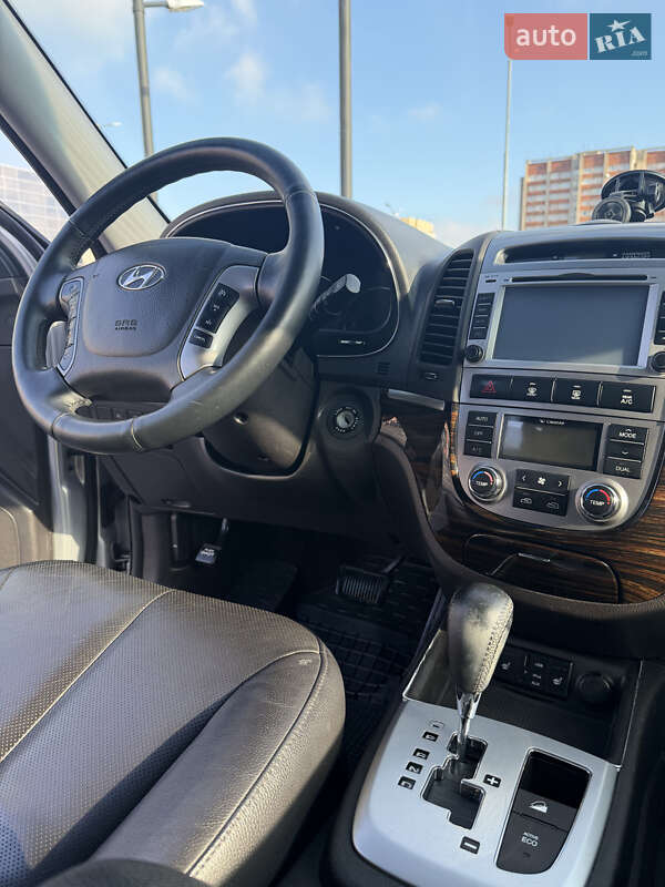 Внедорожник / Кроссовер Hyundai Santa FE 2012 в Львове