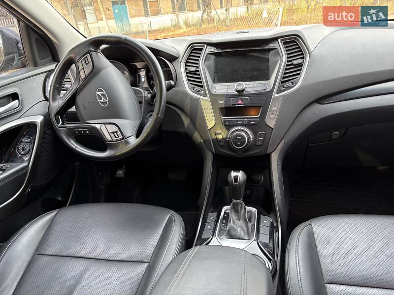 Внедорожник / Кроссовер Hyundai Santa FE 2016 в Киеве