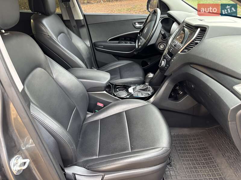 Внедорожник / Кроссовер Hyundai Santa FE 2016 в Киеве