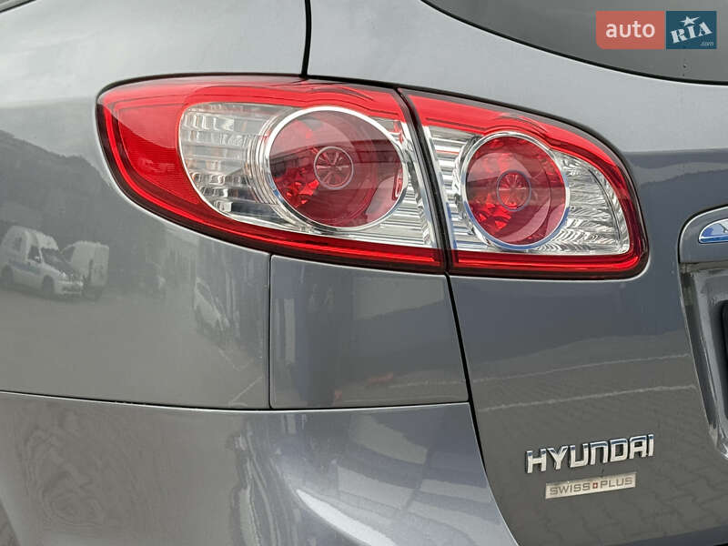Внедорожник / Кроссовер Hyundai Santa FE 2012 в Ровно