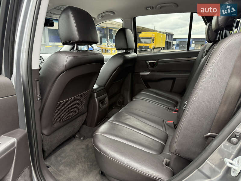 Внедорожник / Кроссовер Hyundai Santa FE 2012 в Ровно