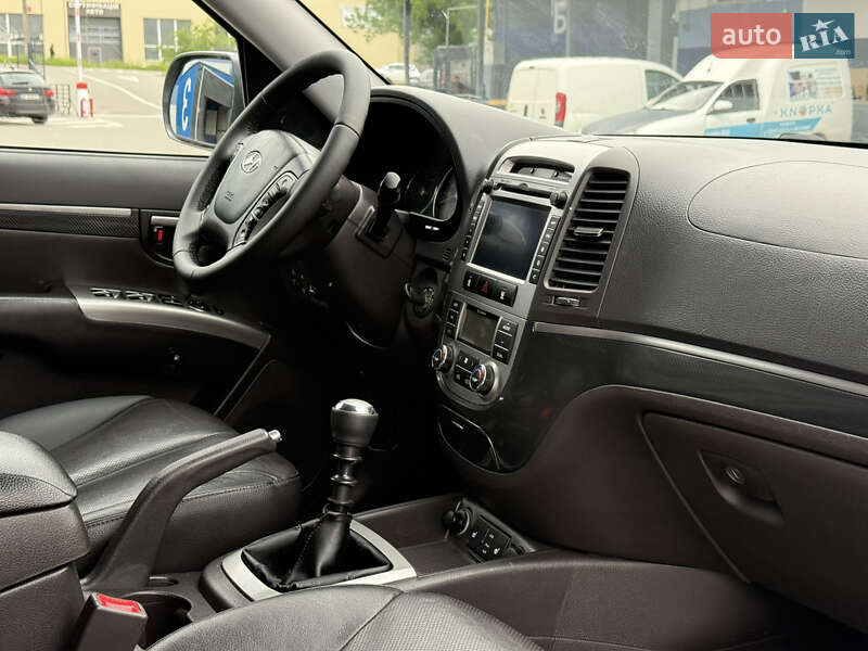 Внедорожник / Кроссовер Hyundai Santa FE 2012 в Ровно