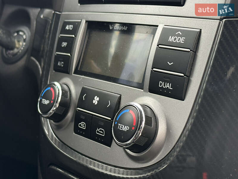 Внедорожник / Кроссовер Hyundai Santa FE 2012 в Ровно