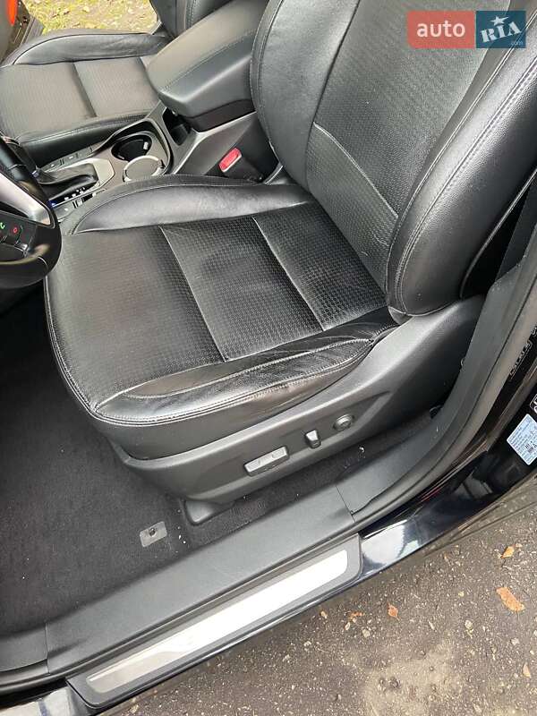 Позашляховик / Кросовер Hyundai Santa FE 2012 в Києві