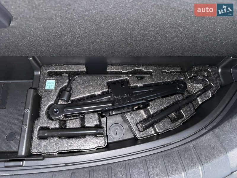 Внедорожник / Кроссовер Hyundai Santa FE 2013 в Дубно