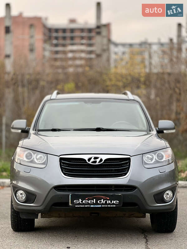 Внедорожник / Кроссовер Hyundai Santa FE 2011 в Николаеве