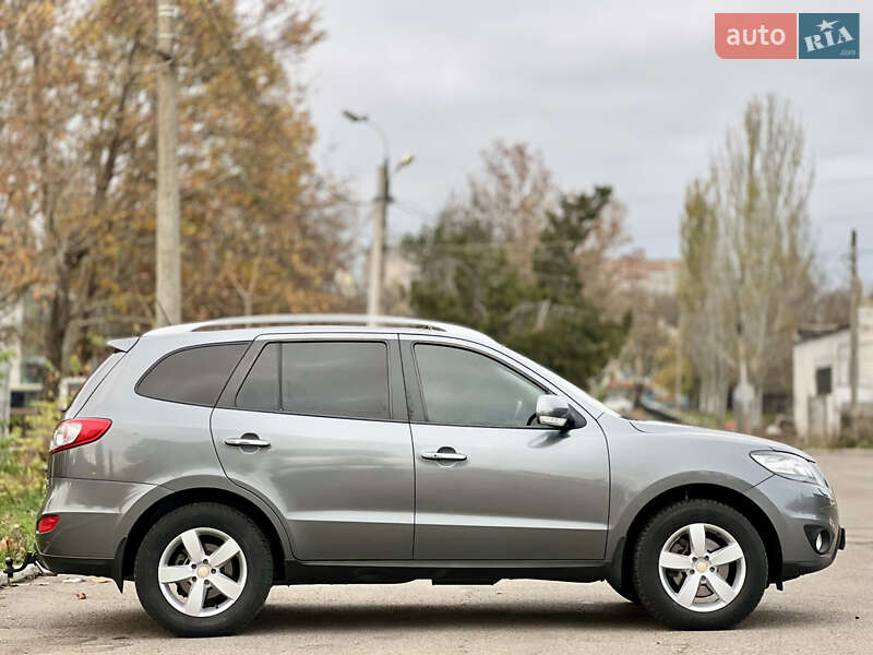 Внедорожник / Кроссовер Hyundai Santa FE 2011 в Николаеве