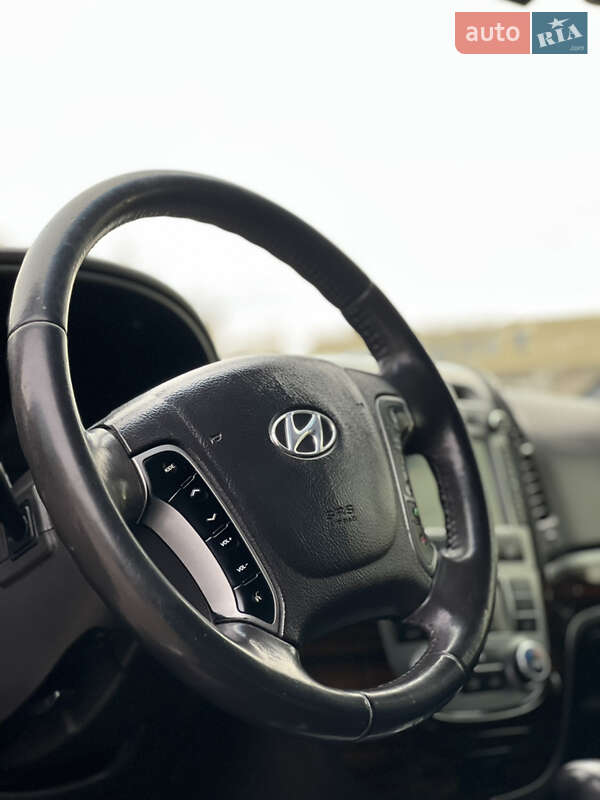 Внедорожник / Кроссовер Hyundai Santa FE 2011 в Николаеве