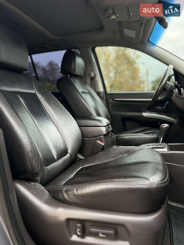 Внедорожник / Кроссовер Hyundai Santa FE 2011 в Николаеве