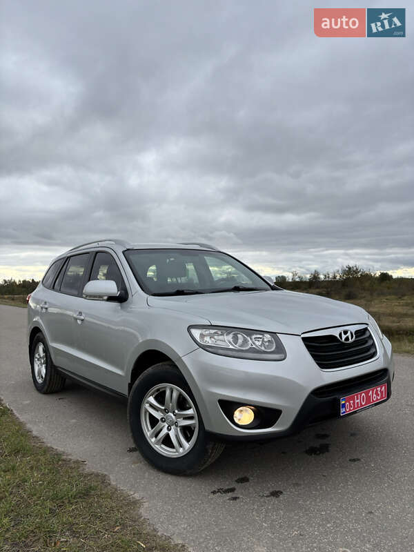 Позашляховик / Кросовер Hyundai Santa FE 2010 в Сарнах