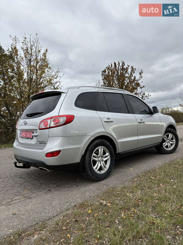 Позашляховик / Кросовер Hyundai Santa FE 2010 в Сарнах