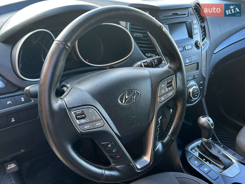 Внедорожник / Кроссовер Hyundai Santa FE 2013 в Ивано-Франковске