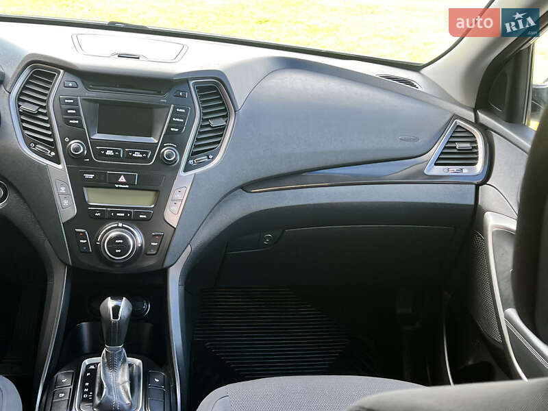 Внедорожник / Кроссовер Hyundai Santa FE 2013 в Ивано-Франковске