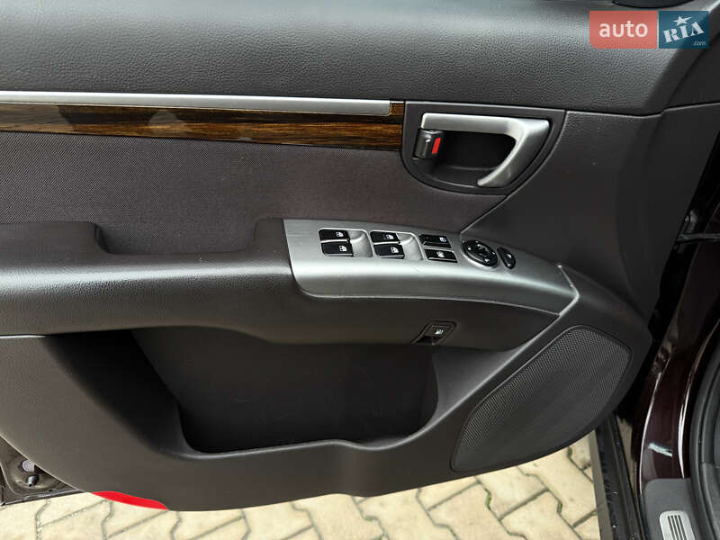 Внедорожник / Кроссовер Hyundai Santa FE 2012 в Киеве