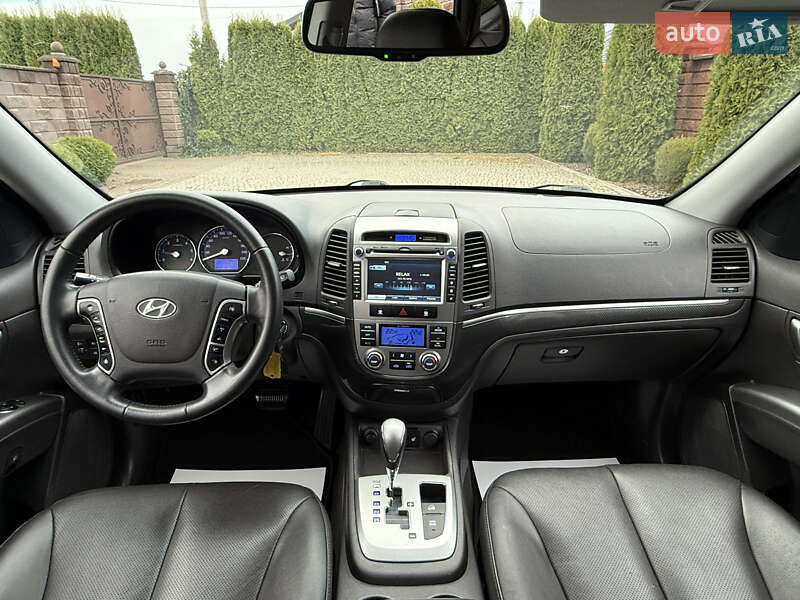 Внедорожник / Кроссовер Hyundai Santa FE 2012 в Ровно