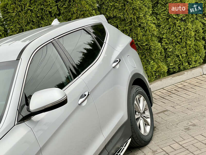 Внедорожник / Кроссовер Hyundai Santa FE 2015 в Черкассах