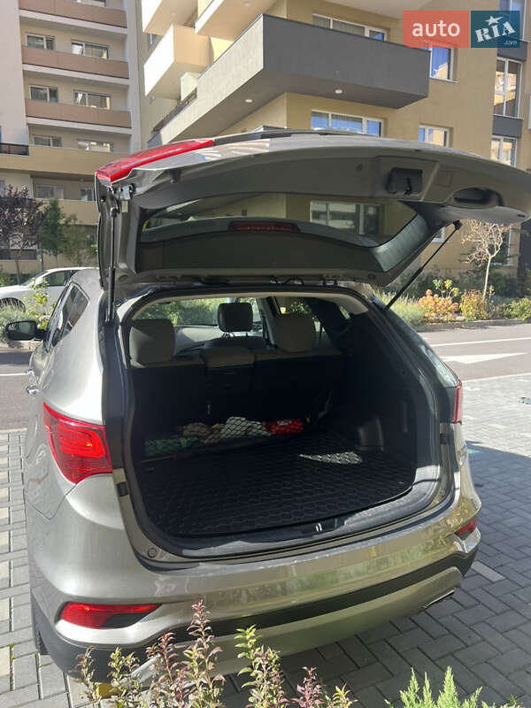 Позашляховик / Кросовер Hyundai Santa FE 2016 в Херсоні