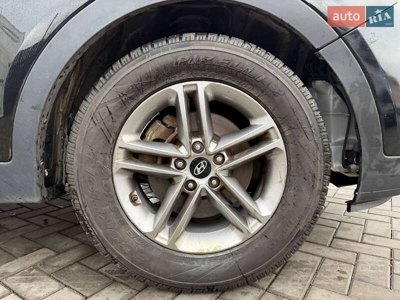Внедорожник / Кроссовер Hyundai Santa FE 2017 в Луцке