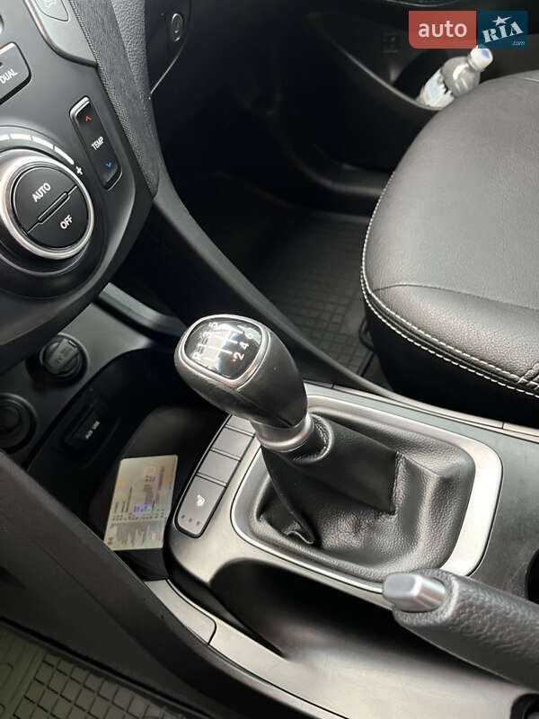 Позашляховик / Кросовер Hyundai Santa FE 2013 в Магдалинівці