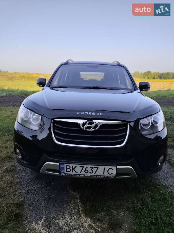 Внедорожник / Кроссовер Hyundai Santa FE 2011 в Ровно