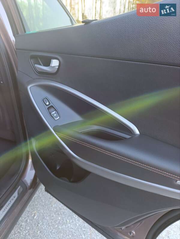 Внедорожник / Кроссовер Hyundai Santa FE 2015 в Полонном