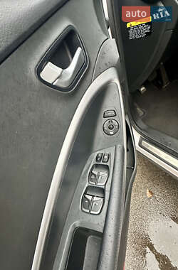 Внедорожник / Кроссовер Hyundai Santa FE 2012 в Киеве
