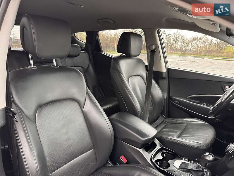 Внедорожник / Кроссовер Hyundai Santa FE 2013 в Радивилове